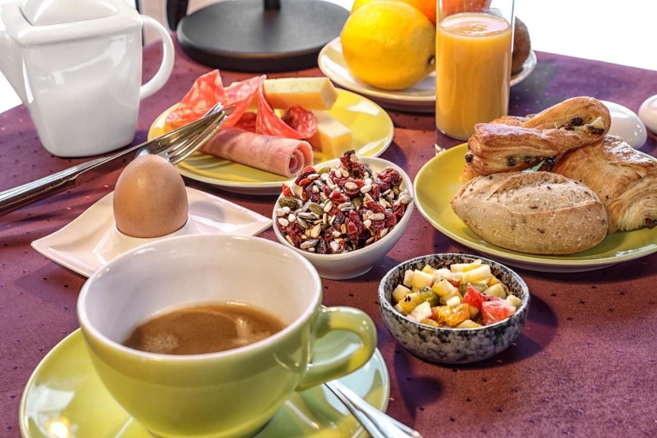 Hotel-Restaurant Logis Europa Maussac 외부 사진